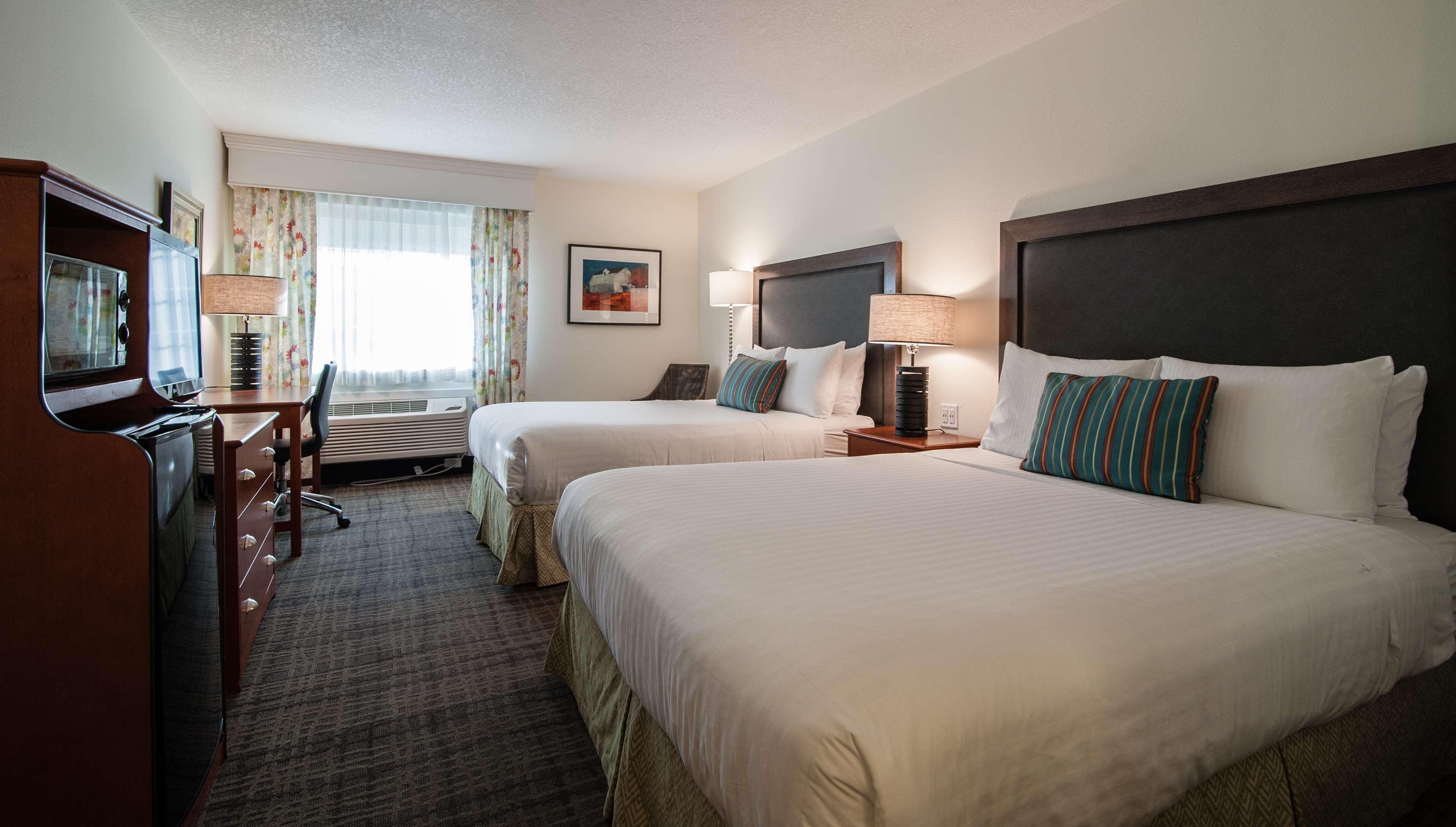 Best Western Plus University Park Inn & Suites Ames Bagian luar foto
