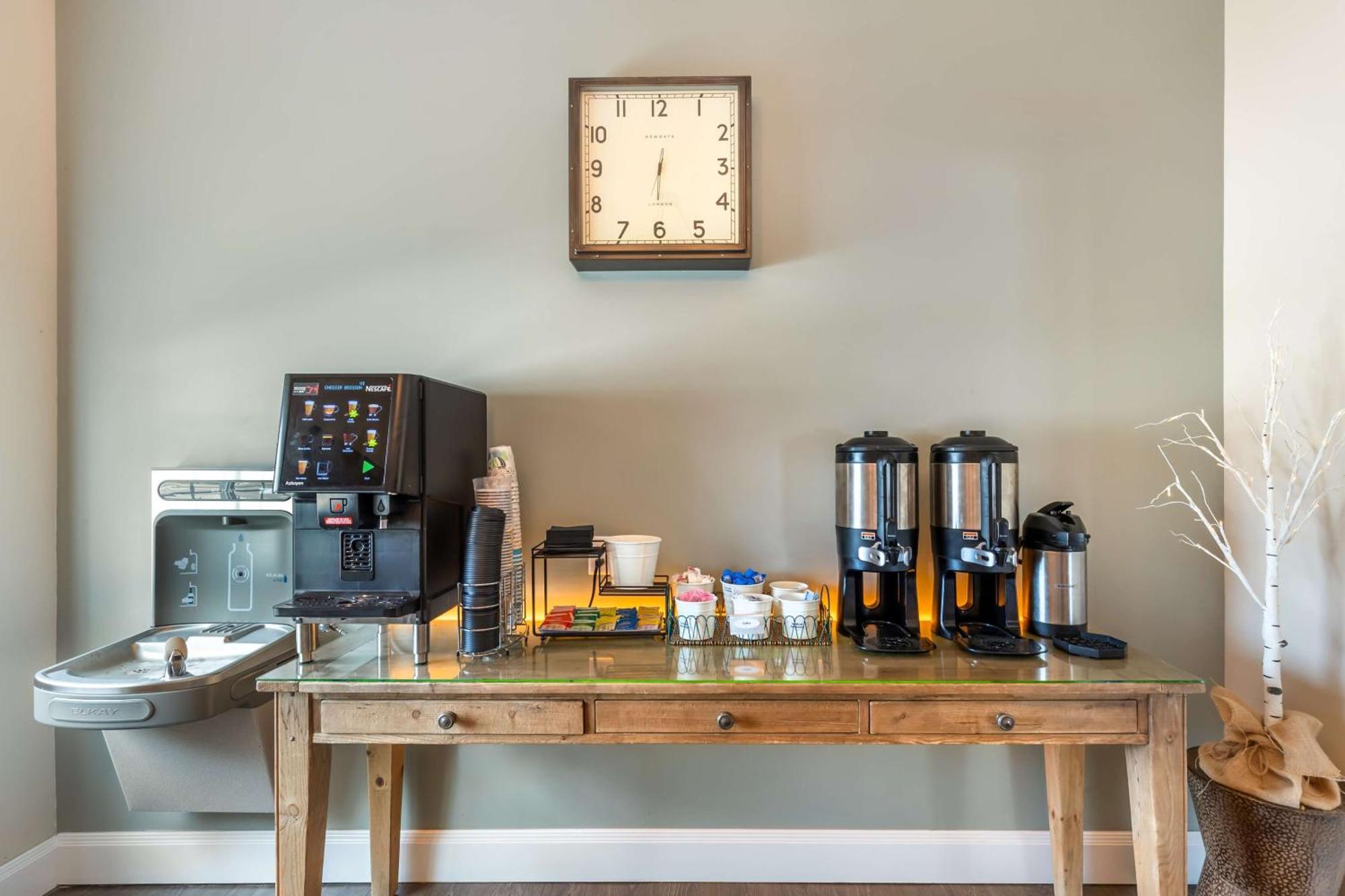 Best Western Plus University Park Inn & Suites Ames Bagian luar foto