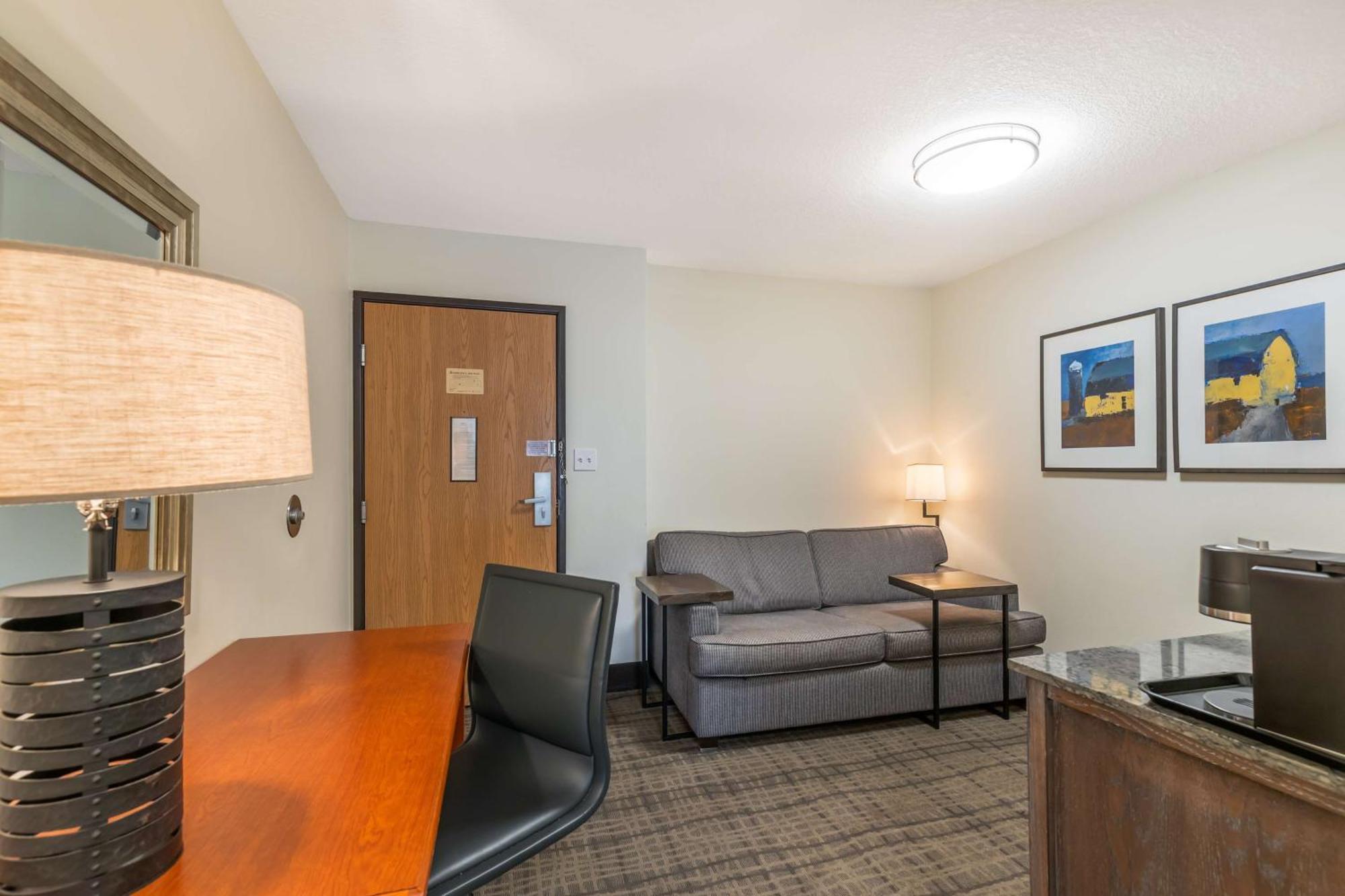 Best Western Plus University Park Inn & Suites Ames Bagian luar foto