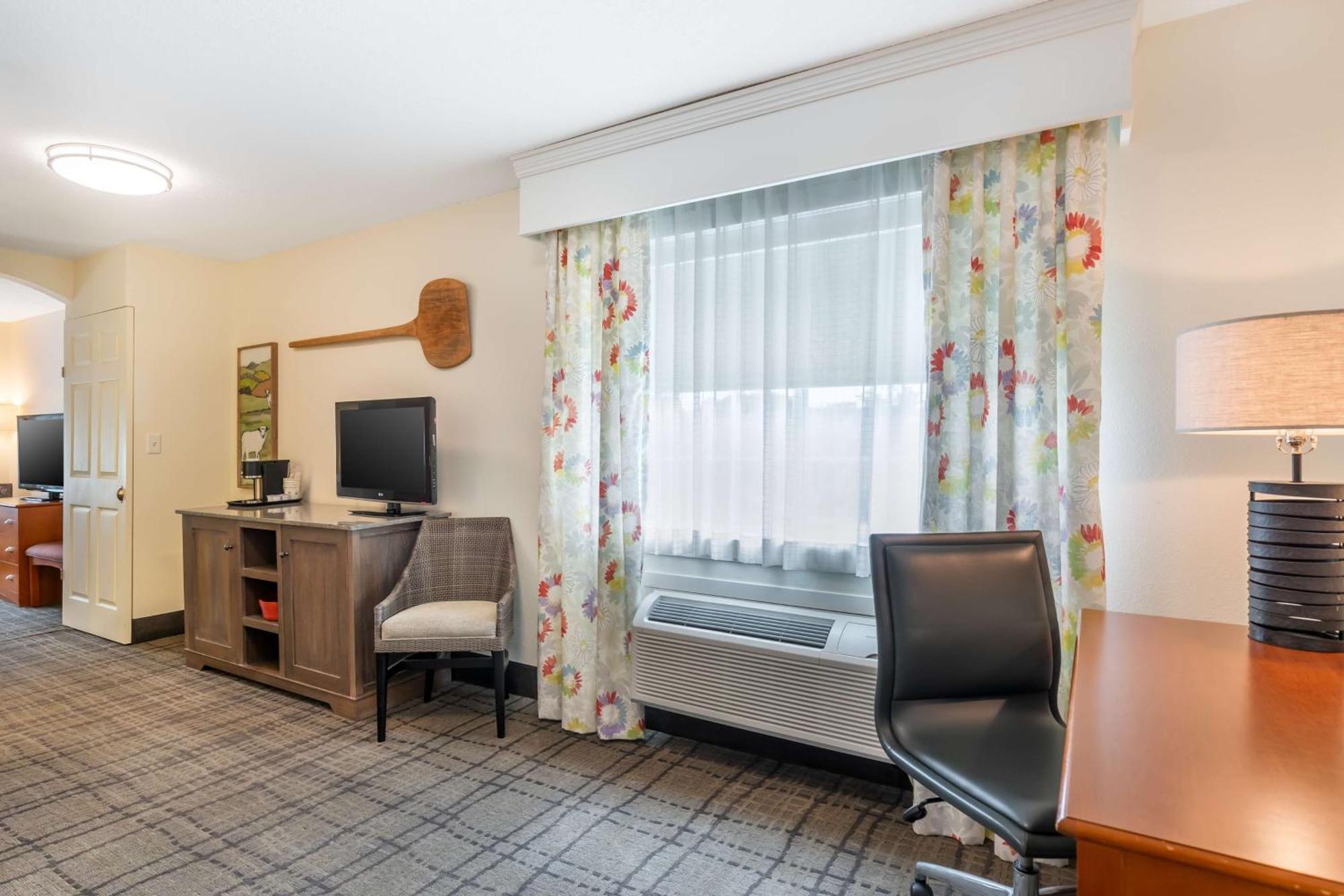 Best Western Plus University Park Inn & Suites Ames Bagian luar foto