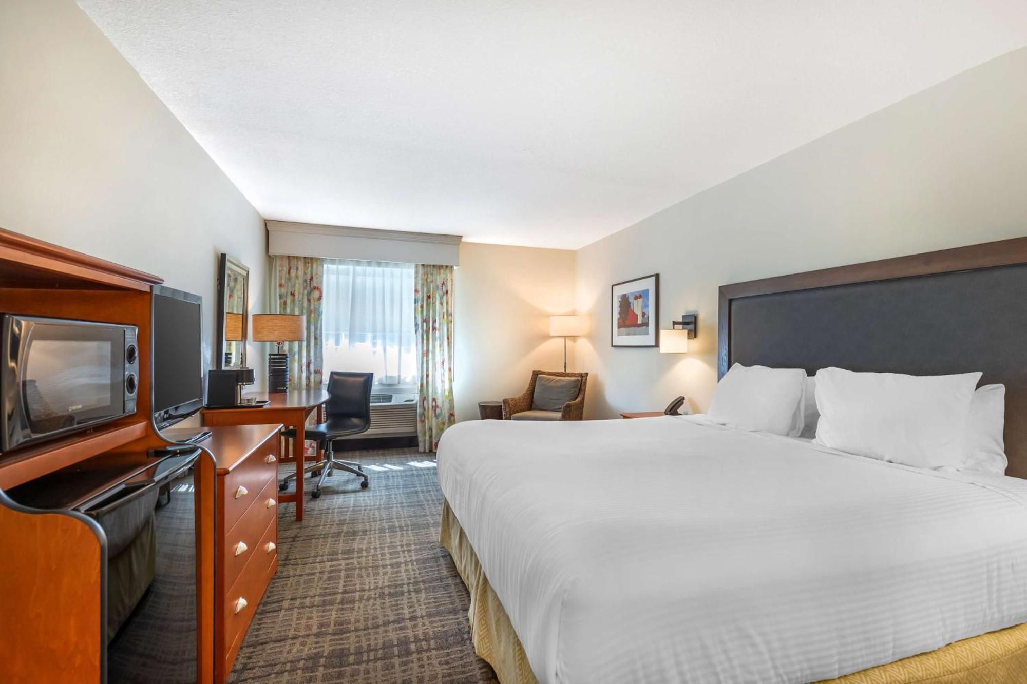 Best Western Plus University Park Inn & Suites Ames Bagian luar foto