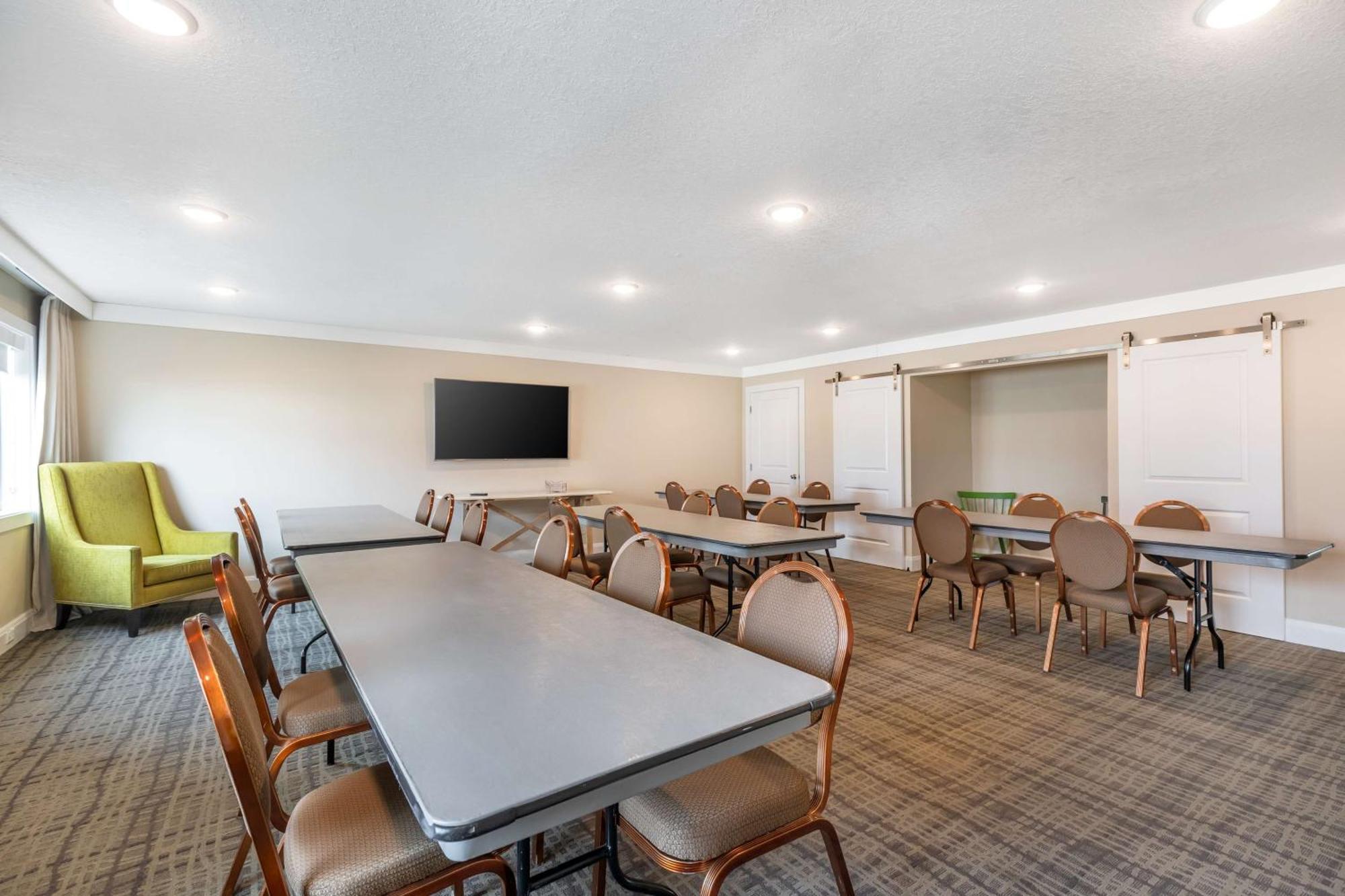 Best Western Plus University Park Inn & Suites Ames Bagian luar foto