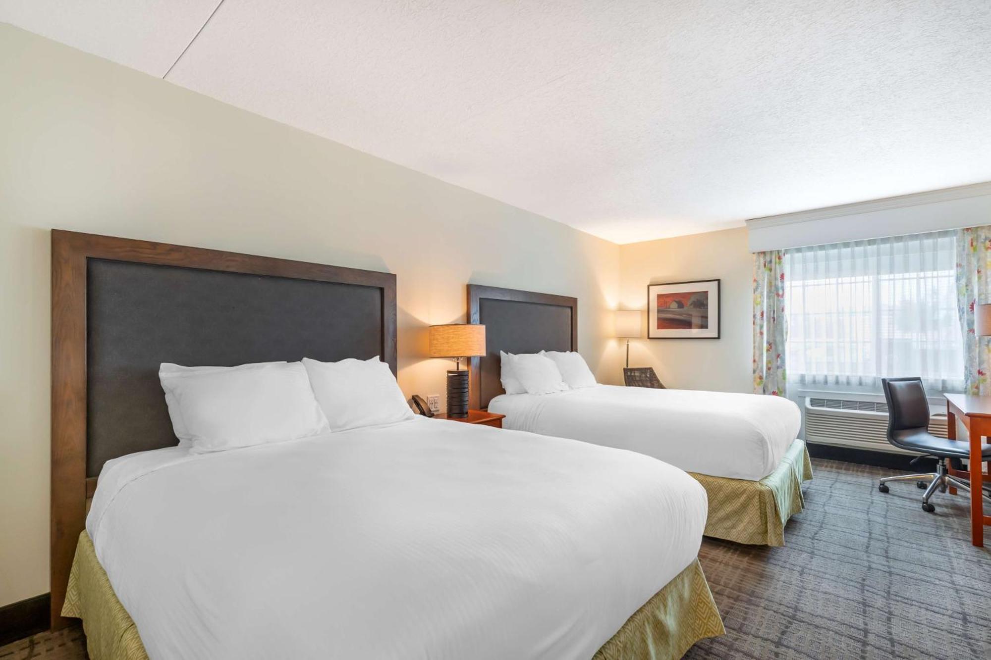 Best Western Plus University Park Inn & Suites Ames Bagian luar foto