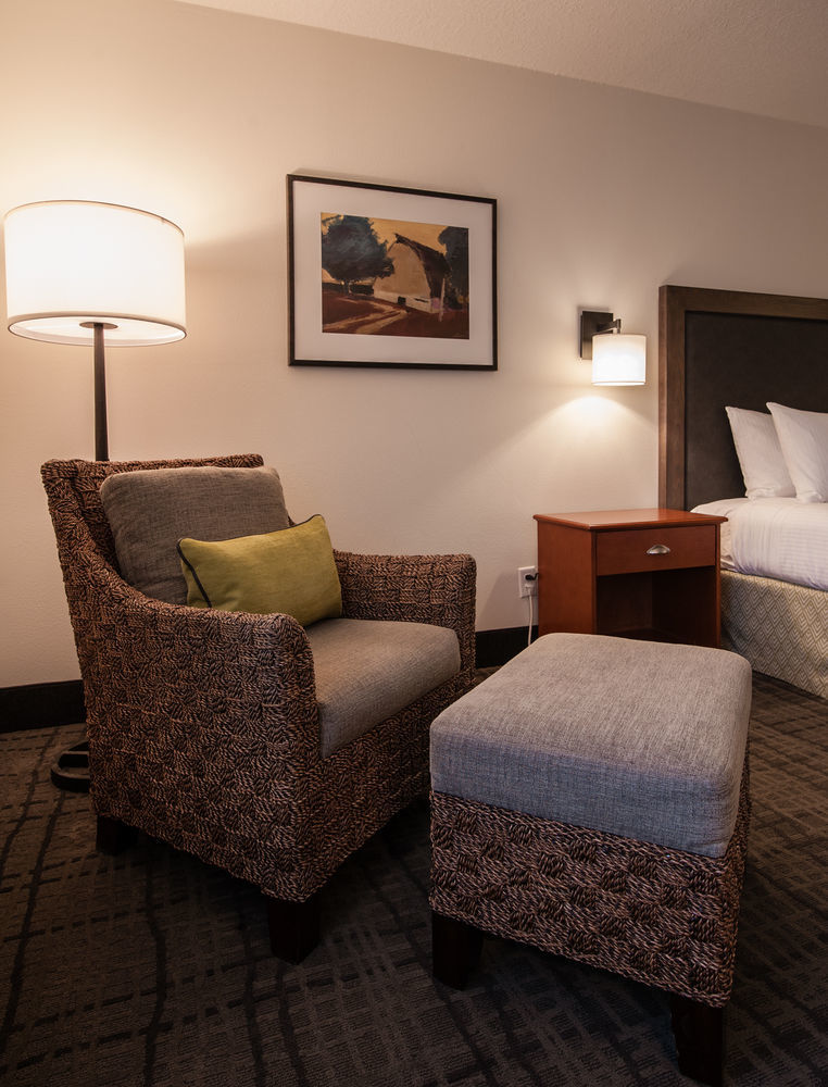 Best Western Plus University Park Inn & Suites Ames Bagian luar foto