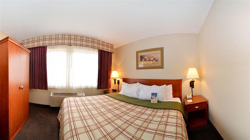 Best Western Plus University Park Inn & Suites Ames Bagian luar foto